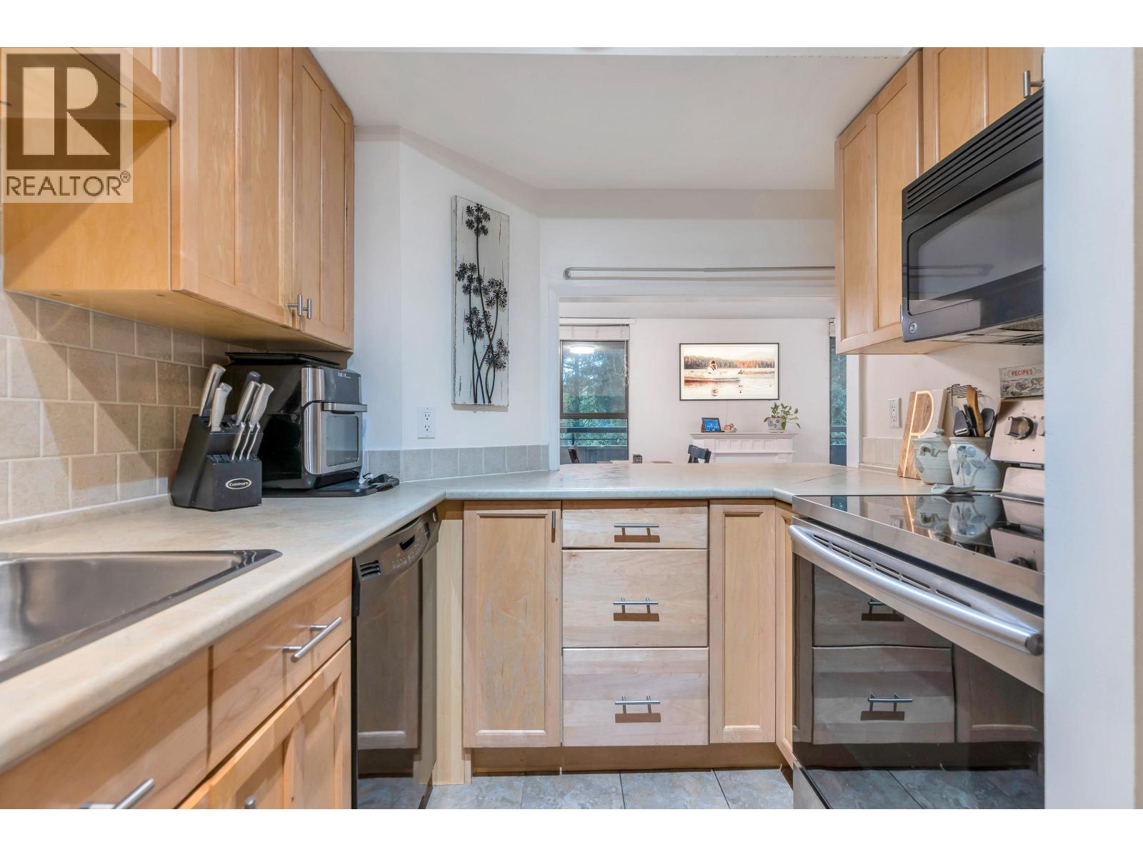 501 3771 Bartlett Court, Burnaby, British Columbia  V3J 7G8 - Photo 12 - R3060533