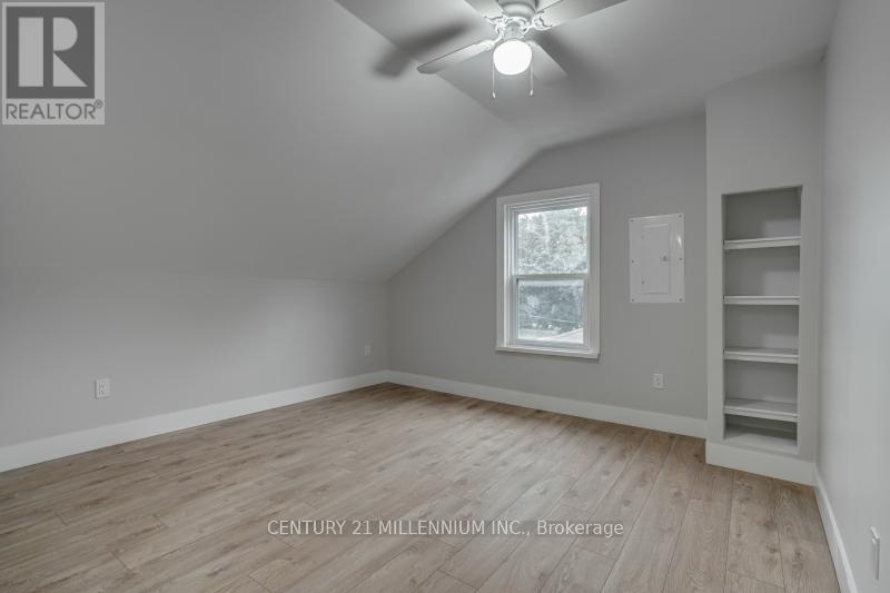 Upper - 276 Edward Street, North Huron, Ontario  N0G 2W0 - Photo 9 - X12473587