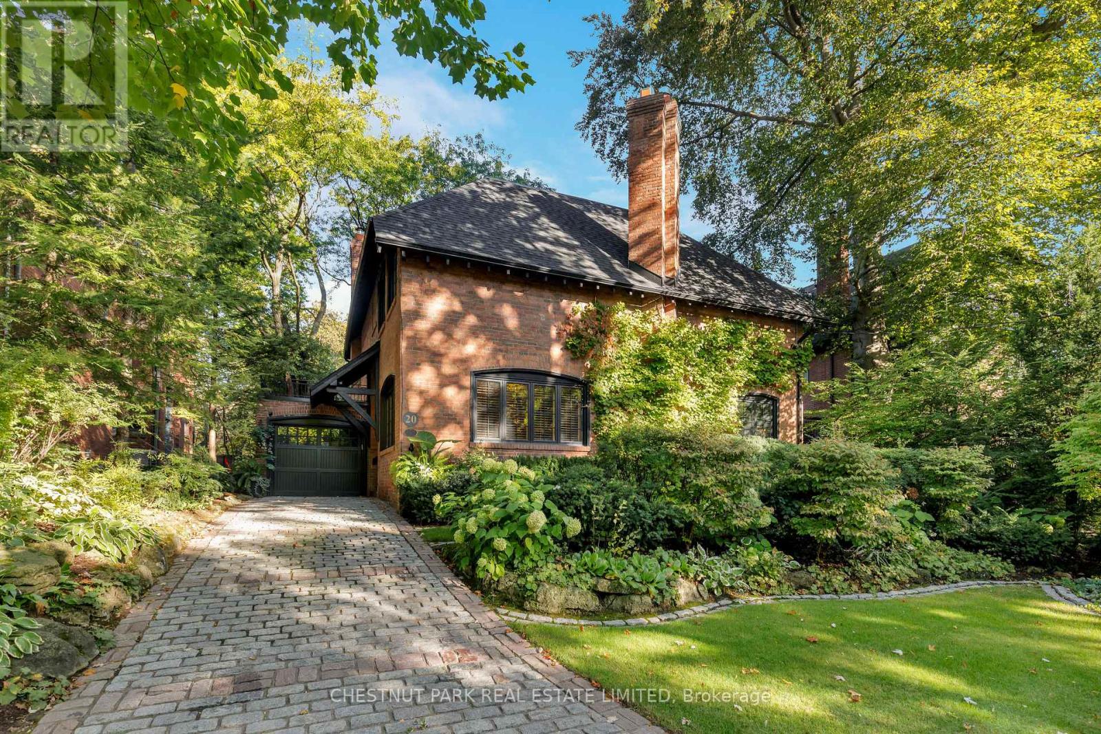 20 MCKENZIE AVENUE, Toronto, Ontario