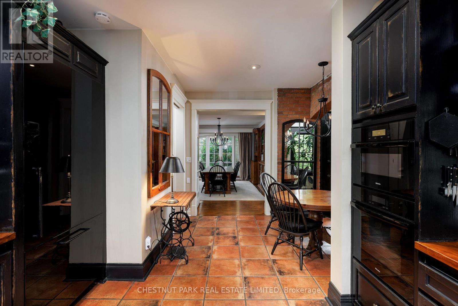 20 Mckenzie Avenue, Toronto, Ontario  M4W 1J9 - Photo 19 - C12474498