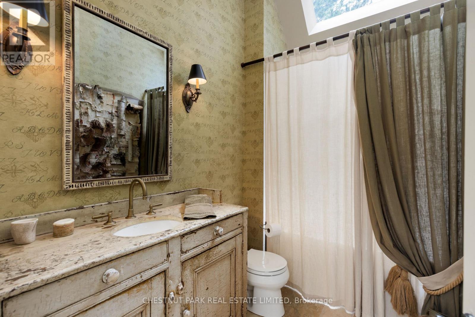20 Mckenzie Avenue, Toronto, Ontario  M4W 1J9 - Photo 28 - C12474498