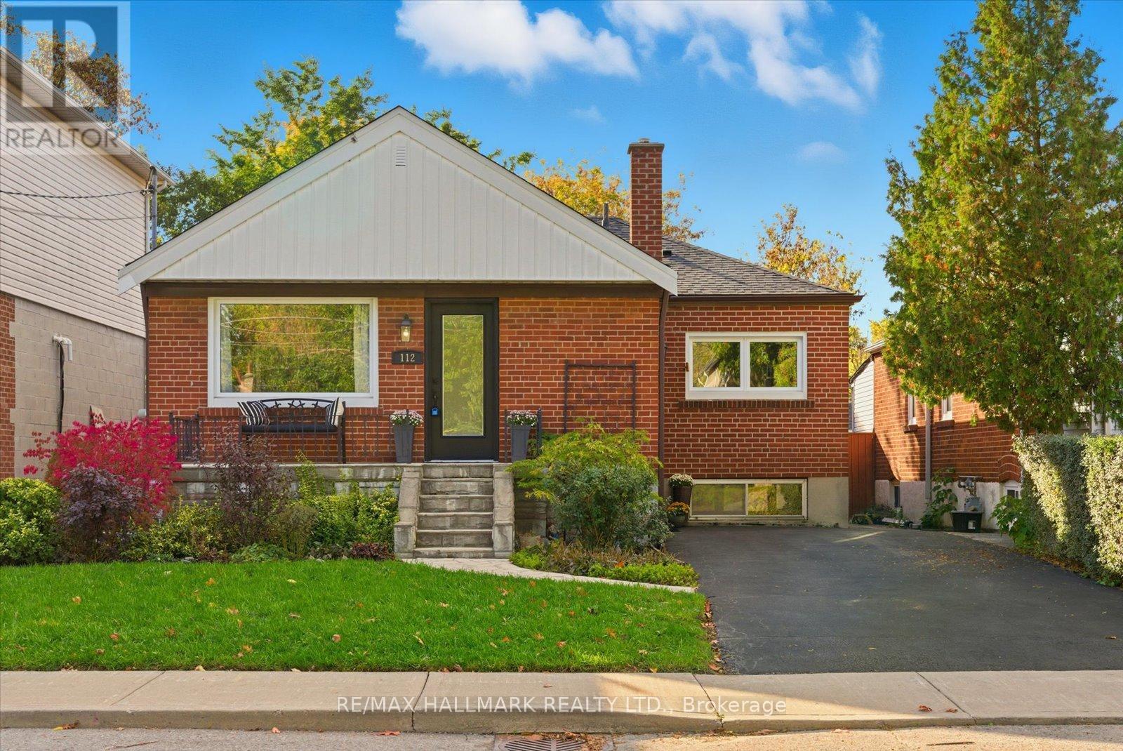 112 PHILLIP AVENUE, Toronto, Ontario