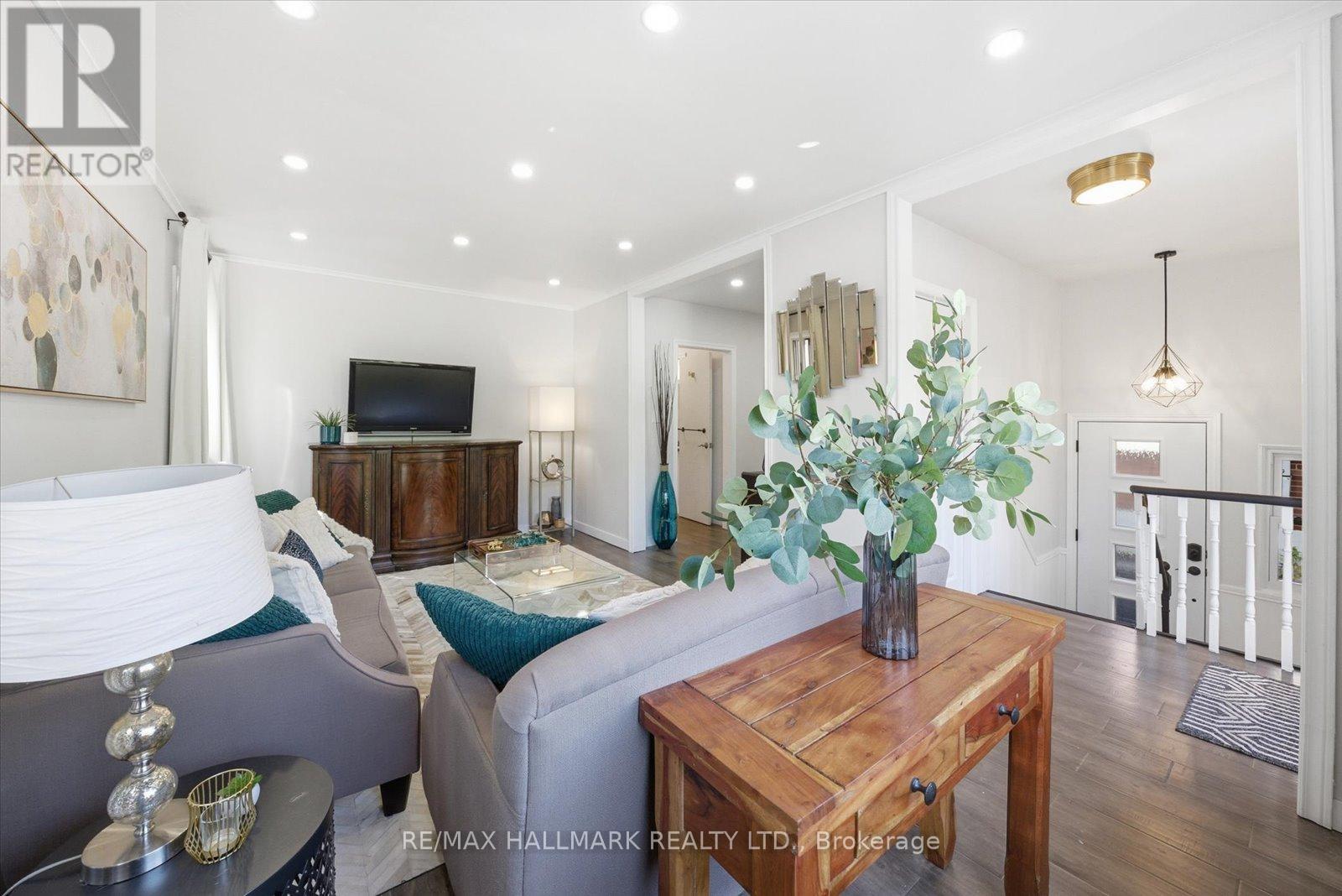 112 Phillip Avenue, Toronto, Ontario  M1N 3R4 - Photo 11 - E12474494