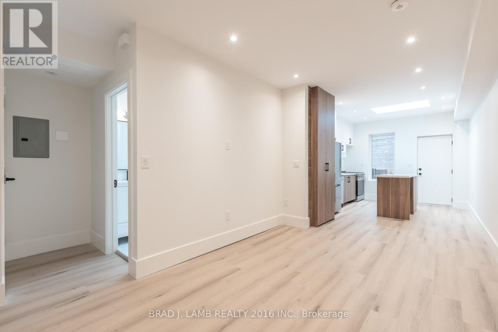 Upper Floor - 84 Sparkhall Avenue, Toronto, Ontario  M4K 1G6 - Photo 4 - E12474532