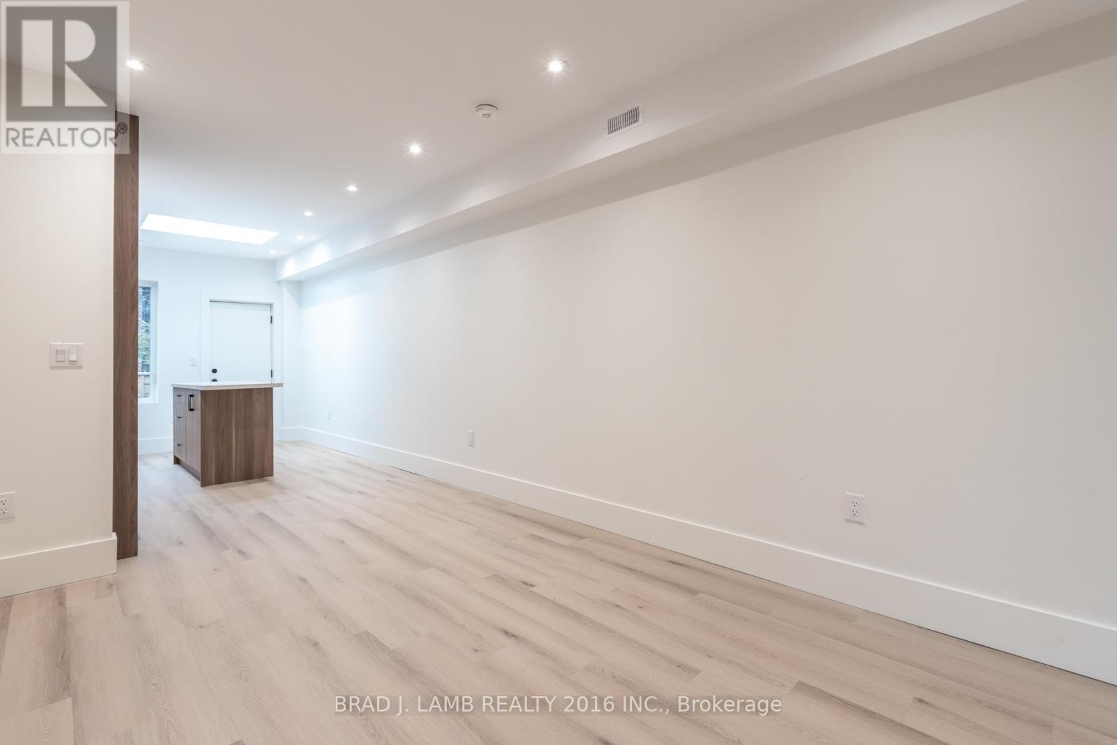 Upper Floor - 84 Sparkhall Avenue, Toronto, Ontario  M4K 1G6 - Photo 6 - E12474532