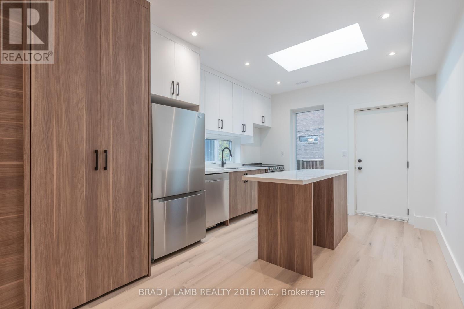 Upper Floor - 84 Sparkhall Avenue, Toronto, Ontario  M4K 1G6 - Photo 7 - E12474532