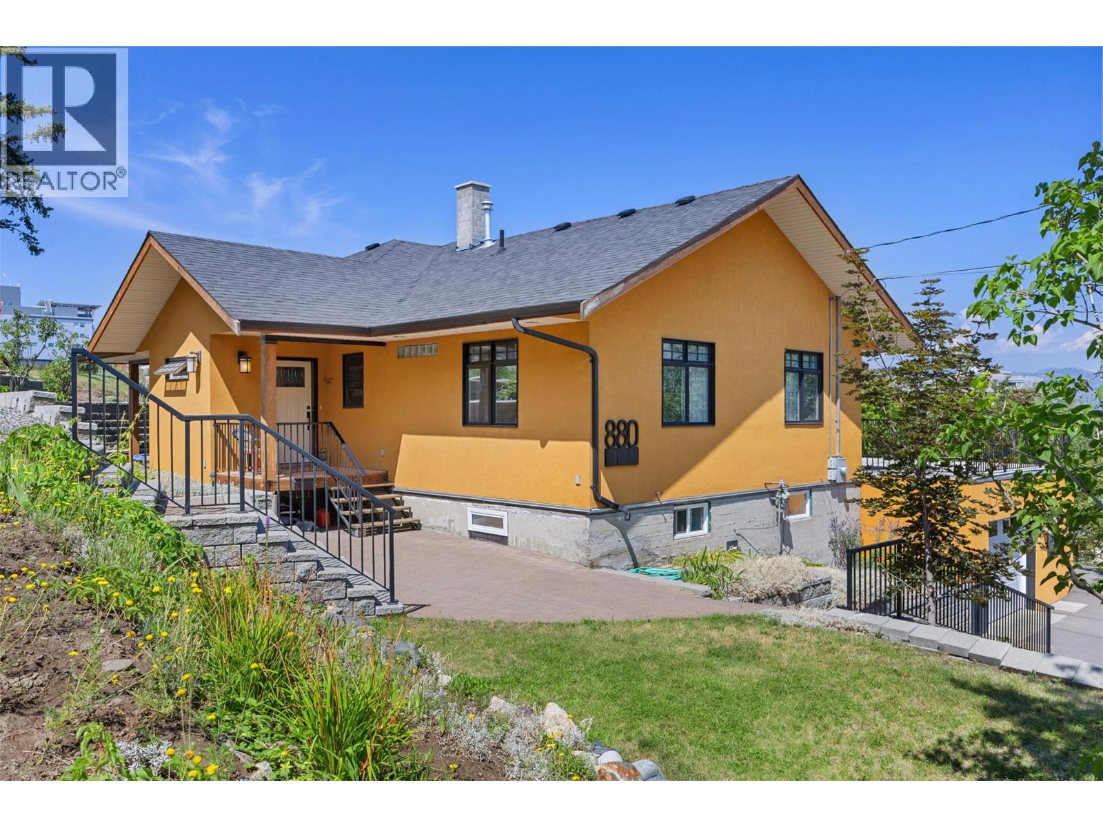 880 6th Avenue, Kamloops, British Columbia  V2C 3S1 - Photo 3 - 10366335