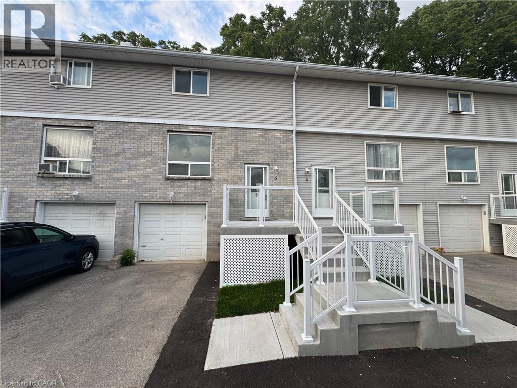 648 Doon Village Road Unit# 5, Kitchener, Ontario  N2P 1A2 - Photo 1 - 40781168