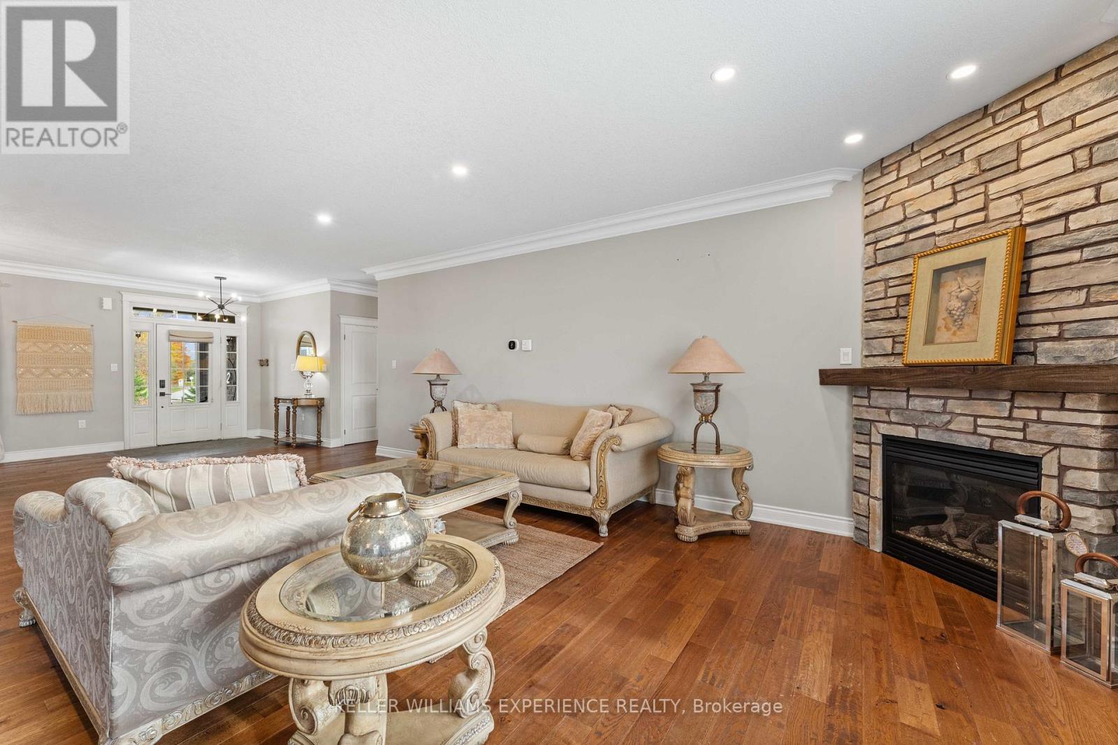 2 Harry Parker Place, Adjala-Tosorontio, Ontario  L0M 1J0 - Photo 12 - N12474501