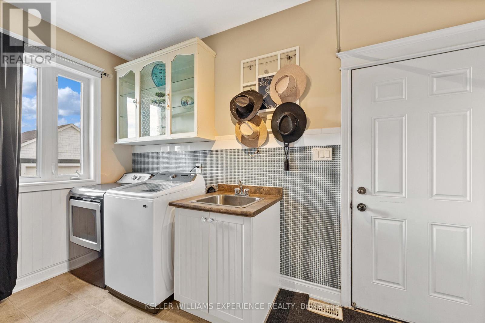 2 Harry Parker Place, Adjala-Tosorontio, Ontario  L0M 1J0 - Photo 25 - N12474501