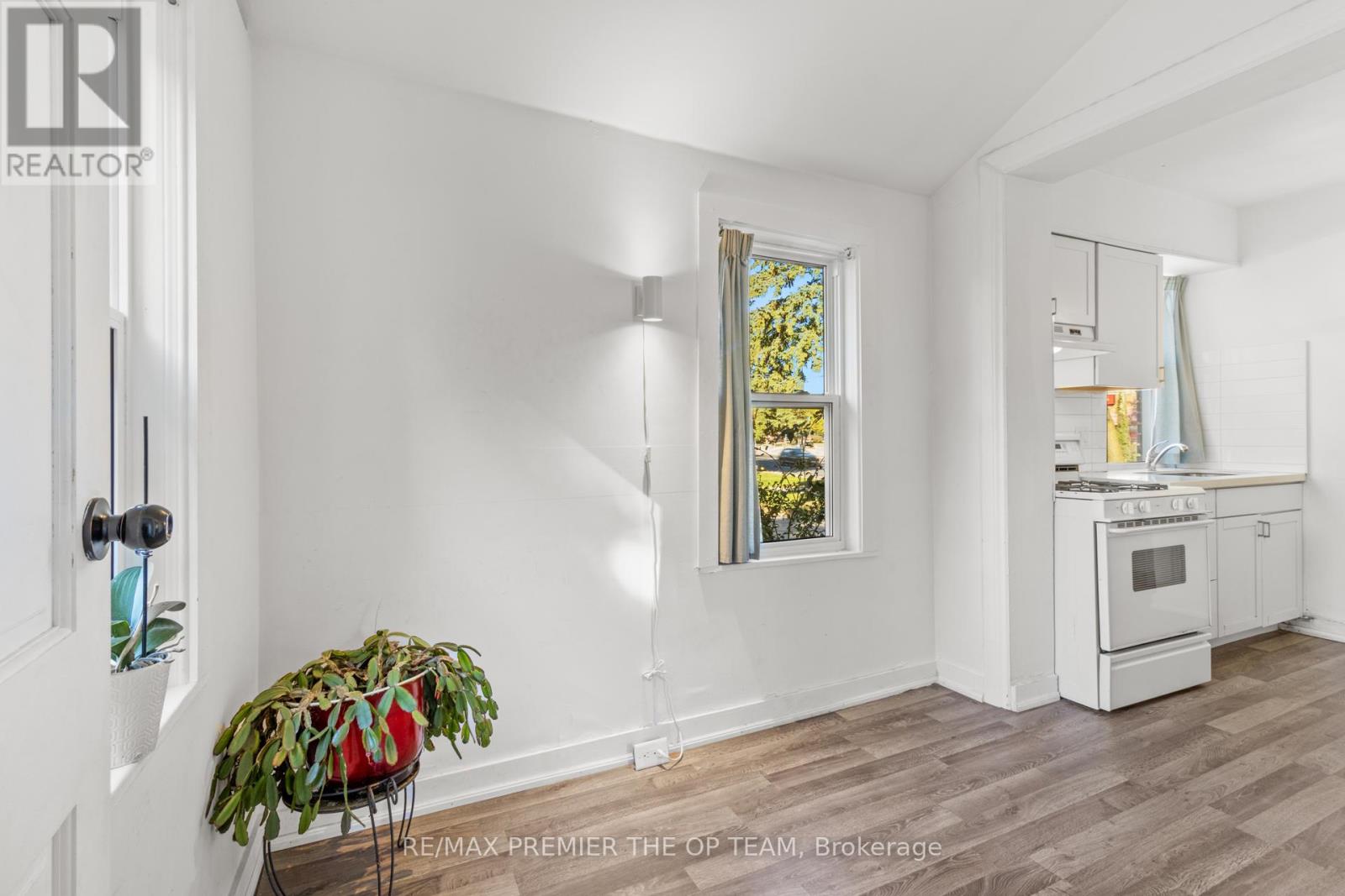 10128 Keele Street, Vaughan, Ontario  L6A 1G3 - Photo 8 - N12474543