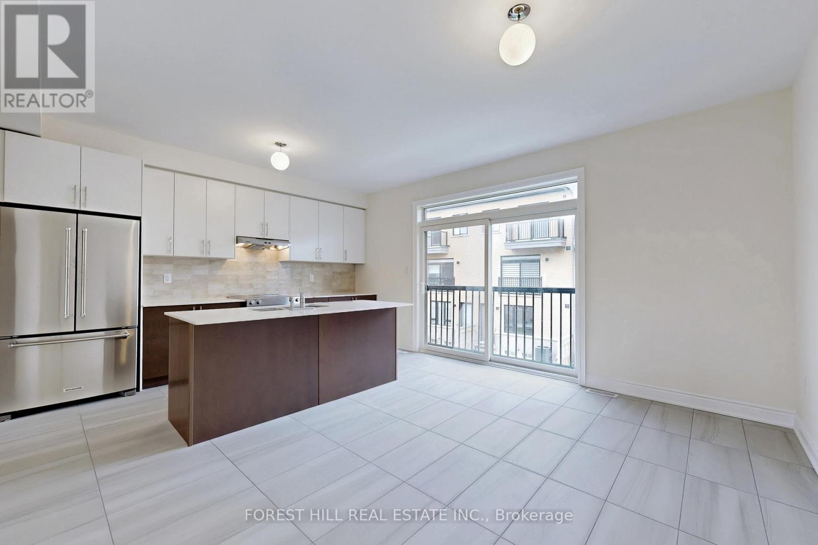 40 Tennant Circle, Vaughan, Ontario  L4H 5L5 - Photo 11 - N12474554