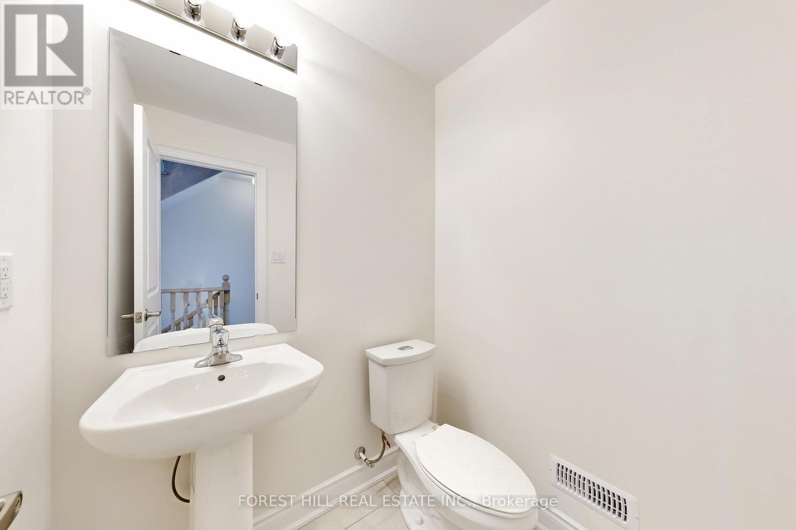 40 Tennant Circle, Vaughan, Ontario  L4H 5L5 - Photo 18 - N12474554