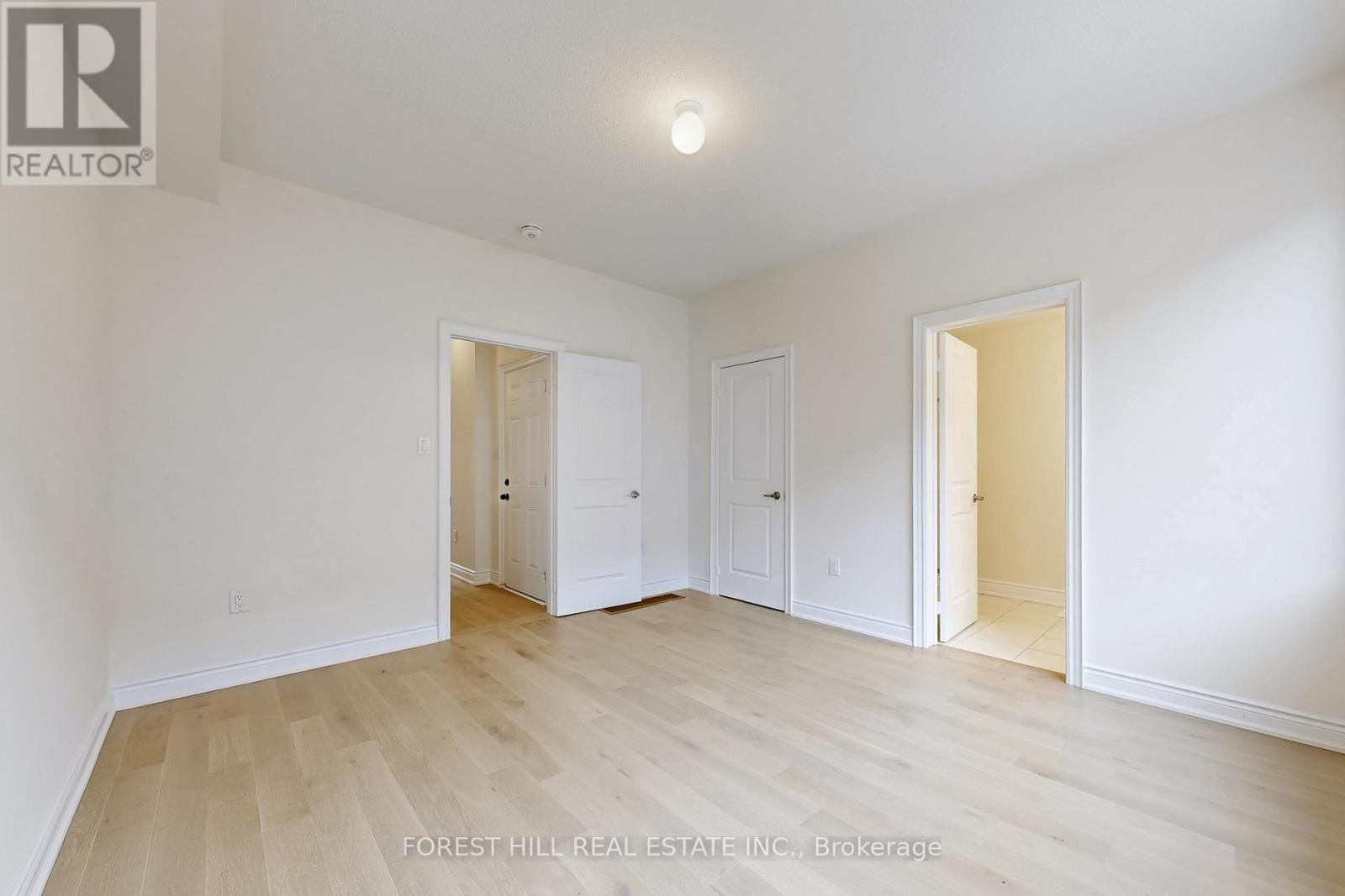 40 Tennant Circle, Vaughan, Ontario  L4H 5L5 - Photo 7 - N12474554