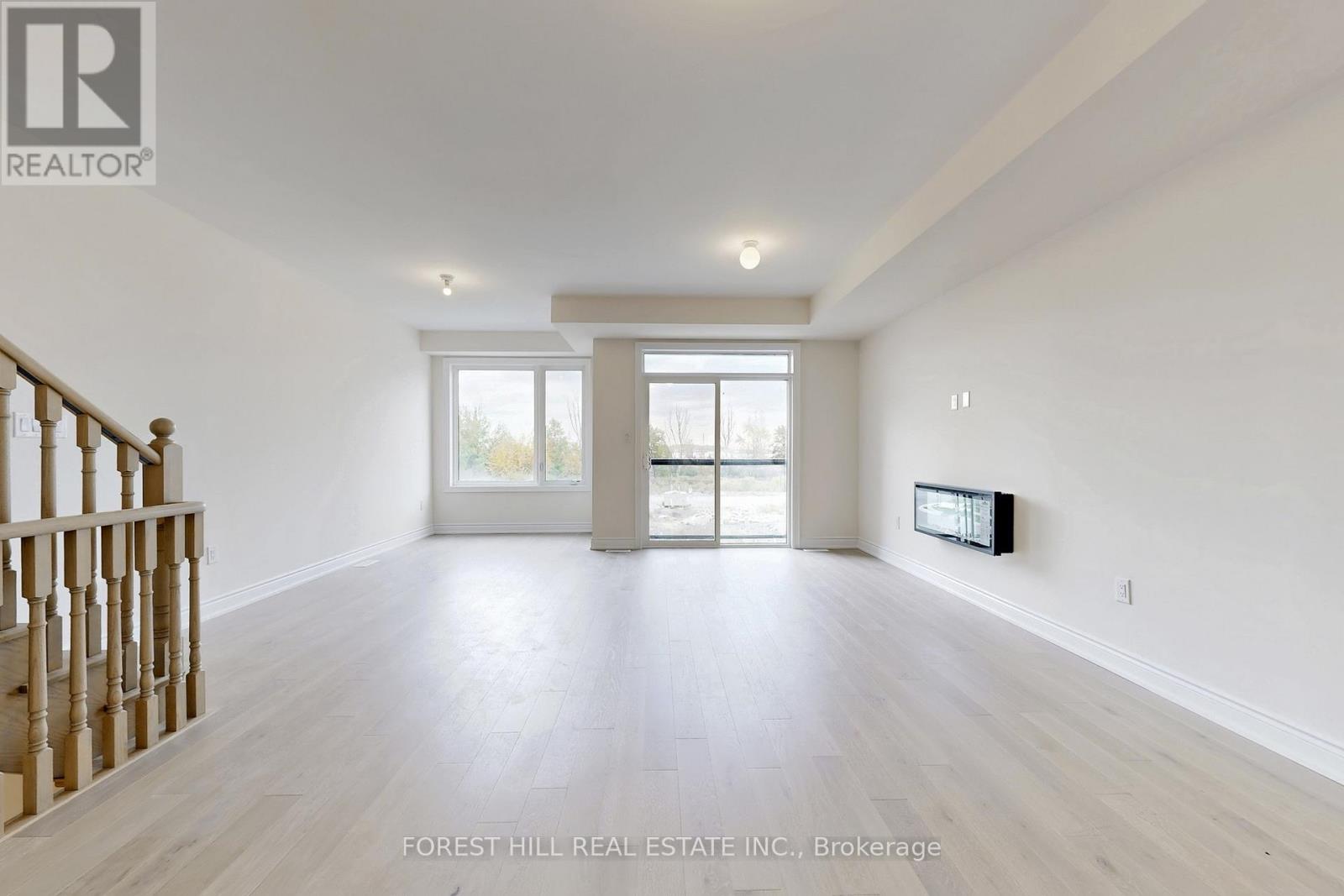 40 Tennant Circle, Vaughan, Ontario  L4H 5L5 - Photo 8 - N12474554