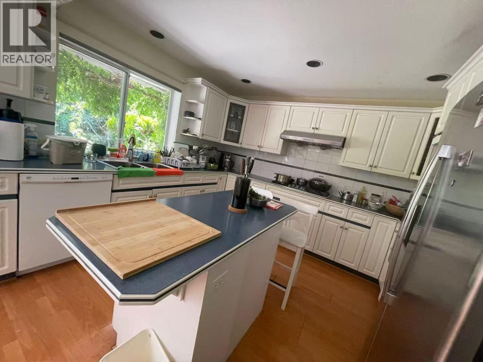 8771 Bairdmore Crescent, Richmond, British Columbia  V7C 1M8 - Photo 3 - R3057576