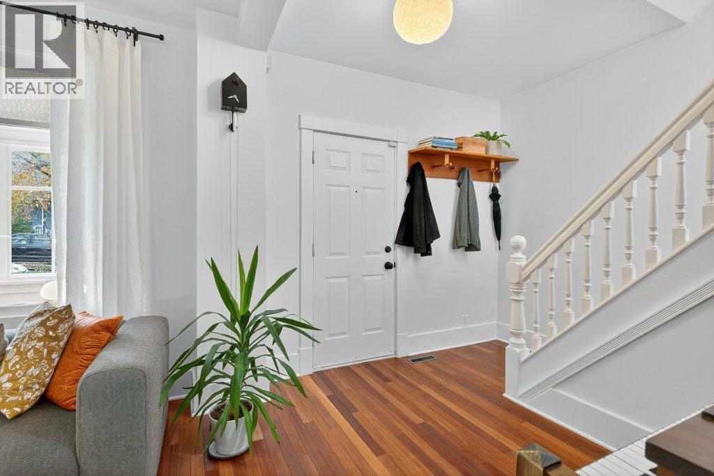 907 20 Avenue Se, Calgary, Alberta  T2G 1M4 - Photo 3 - A2265192