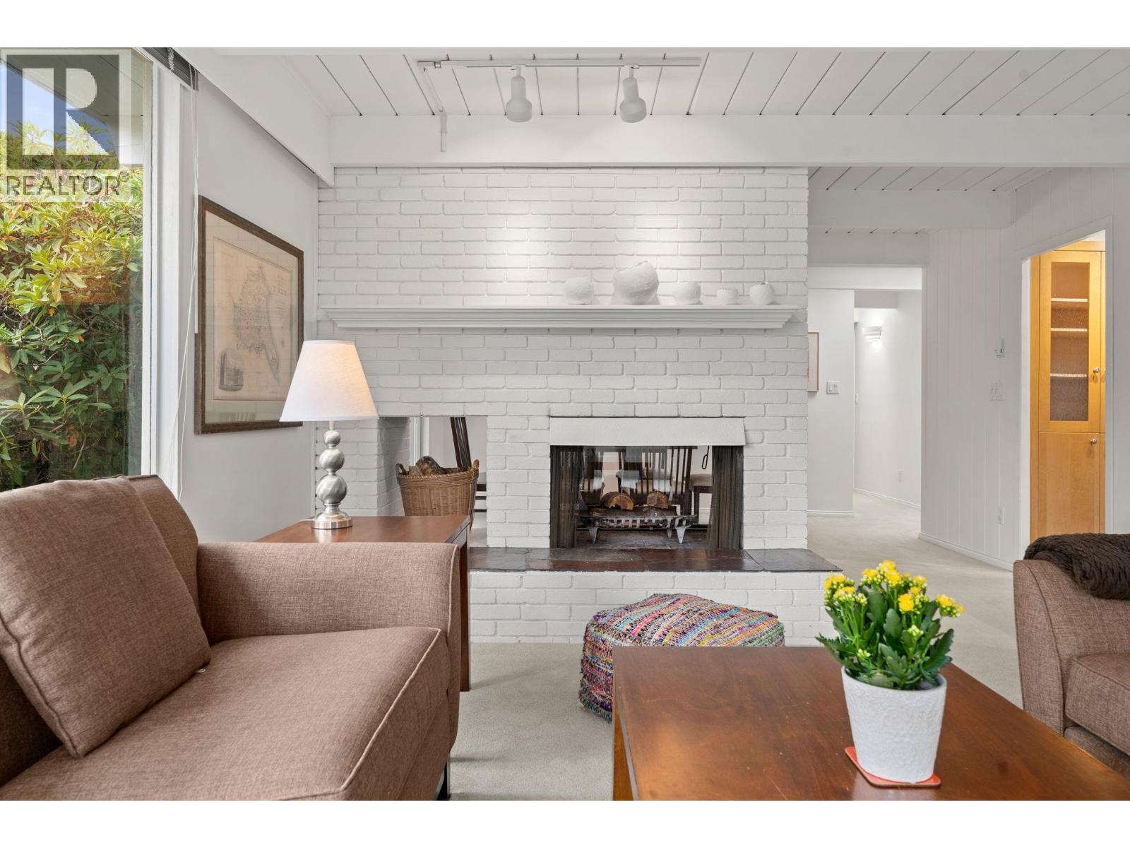 749 WINONA AVENUE, North Vancouver, British Columbia