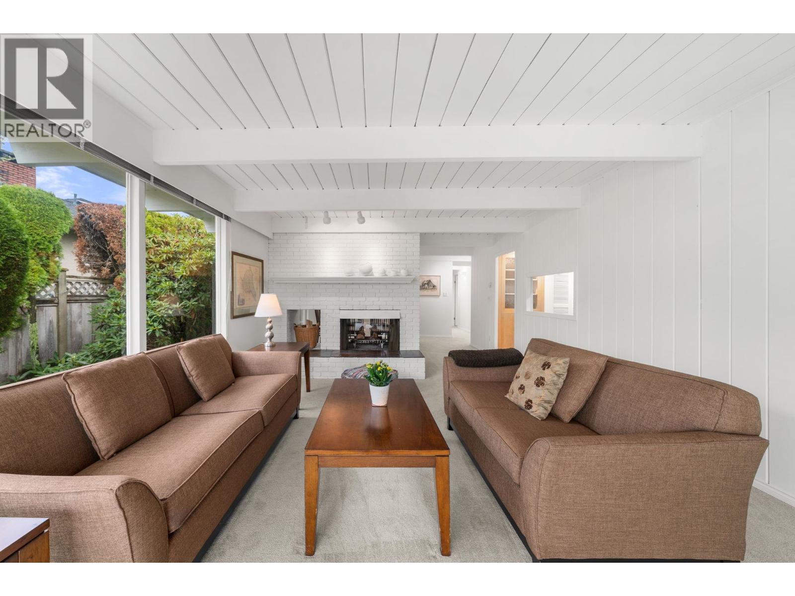749 Winona Avenue, North Vancouver, British Columbia  V7R 2B2 - Photo 4 - R3060548