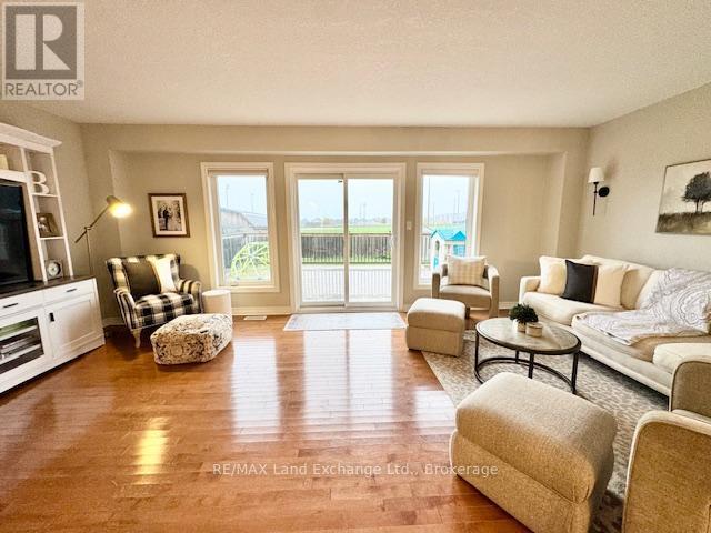 451 Joseph Street, Saugeen Shores, Ontario  N0H 2C2 - Photo 4 - X12474573