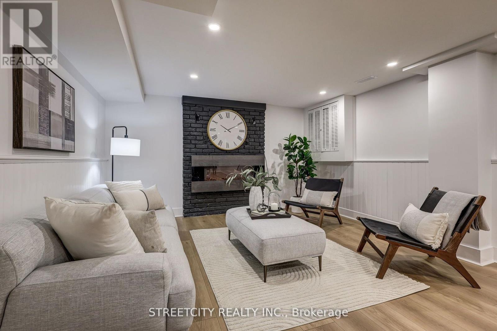 58 Manor Road, St. Thomas, Ontario  N5R 5N7 - Photo 32 - X12474592