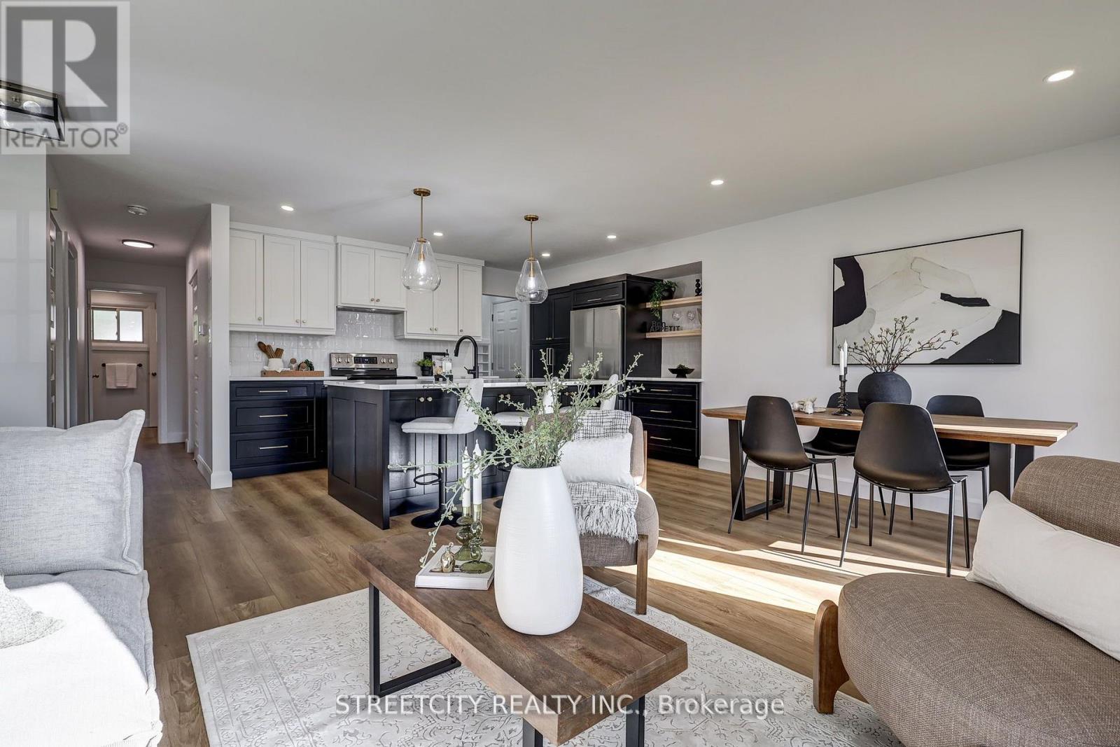58 Manor Road, St. Thomas, Ontario  N5R 5N7 - Photo 4 - X12474592