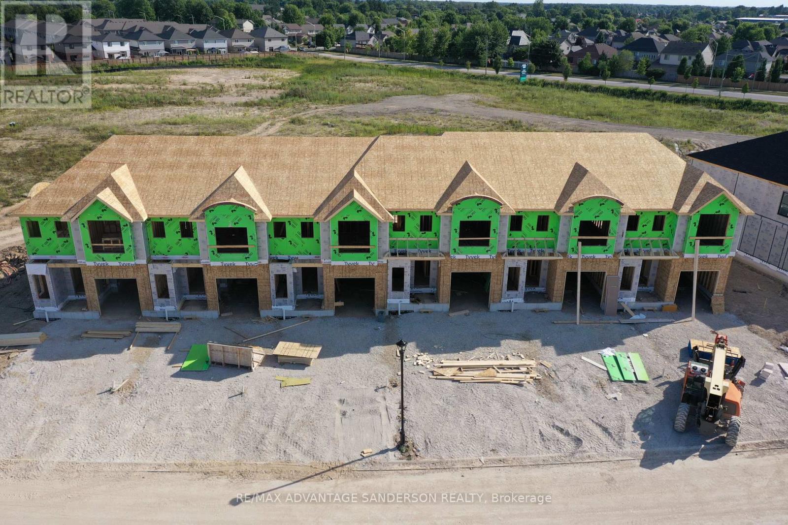 31 Blue Spruce Avenue, Thames Centre, Ontario  N0M 2P0 - Photo 4 - X12474663