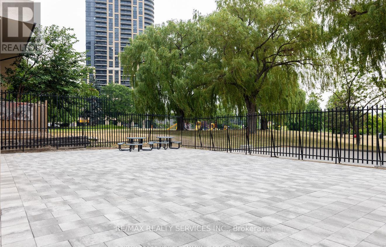704 - 3390 Weston Road, Toronto, Ontario  M9M 2X3 - Photo 31 - W12471012