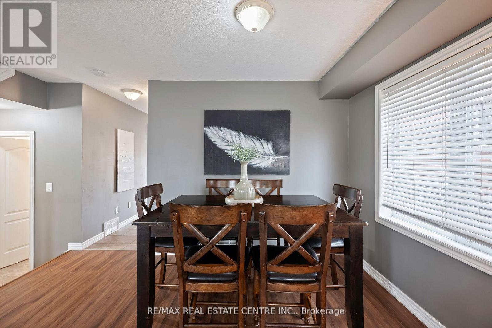 6 Maude Court, Orangeville, Ontario  L9W 0A3 - Photo 5 - W12474384
