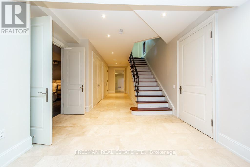 481 Country Club Crescent, Mississauga, Ontario  L5J 2P9 - Photo 28 - W12474535
