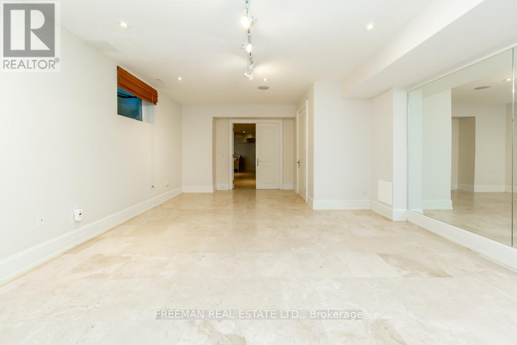 481 Country Club Crescent, Mississauga, Ontario  L5J 2P9 - Photo 33 - W12474535