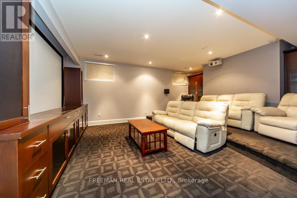 481 Country Club Crescent, Mississauga, Ontario  L5J 2P9 - Photo 34 - W12474535