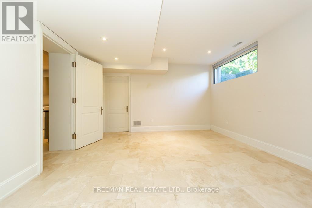 481 Country Club Crescent, Mississauga, Ontario  L5J 2P9 - Photo 35 - W12474535
