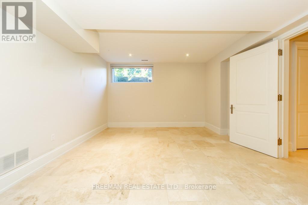 481 Country Club Crescent, Mississauga, Ontario  L5J 2P9 - Photo 36 - W12474535