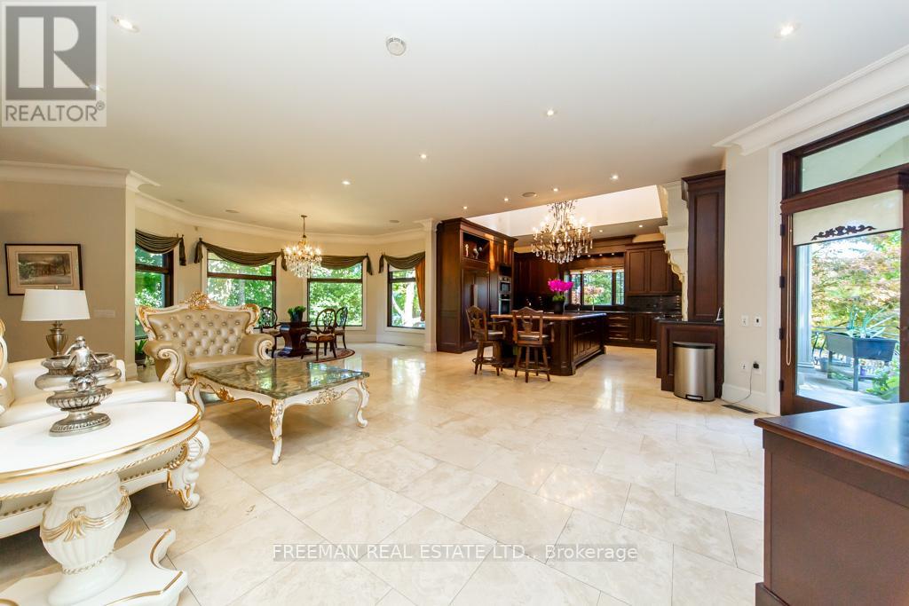 481 Country Club Crescent, Mississauga, Ontario  L5J 2P9 - Photo 5 - W12474535