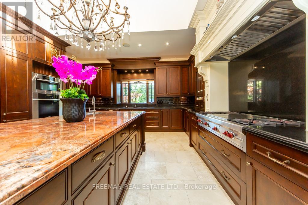 481 Country Club Crescent, Mississauga, Ontario  L5J 2P9 - Photo 7 - W12474535