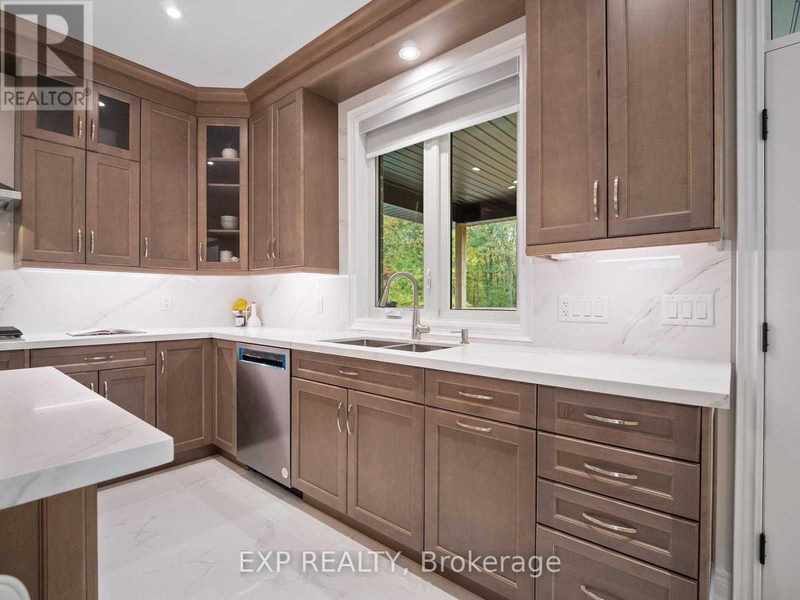 9002 Emily Boulevard, Niagara Falls, Ontario  L2H 3T1 - Photo 13 - X12474623