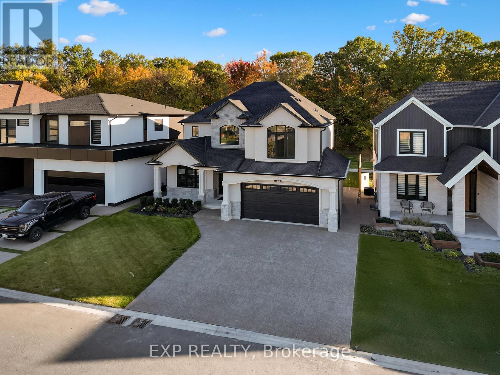 9002 Emily Boulevard, Niagara Falls, Ontario  L2H 3T1 - Photo 2 - X12474623