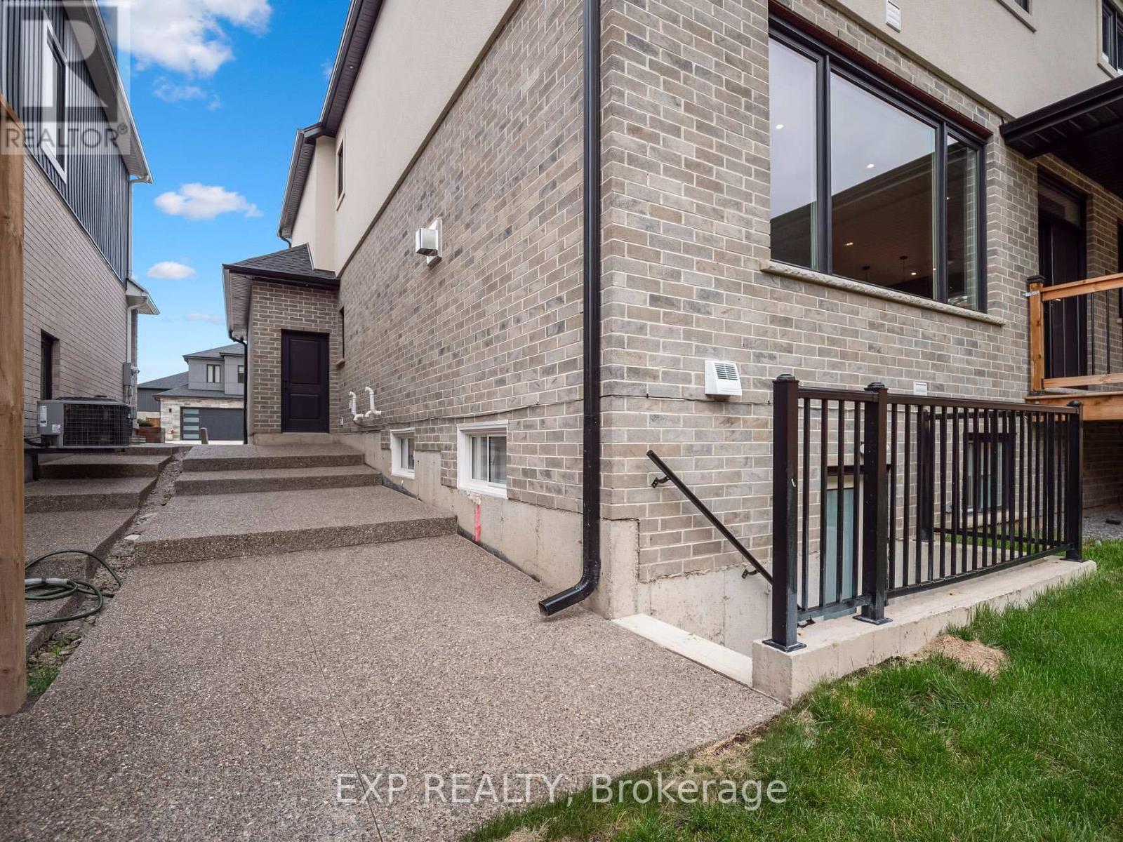 9002 Emily Boulevard, Niagara Falls, Ontario  L2H 3T1 - Photo 44 - X12474623