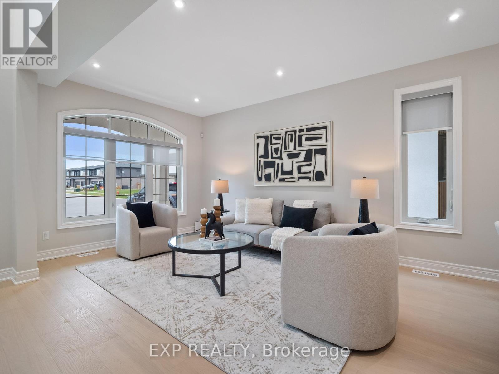 9002 Emily Boulevard, Niagara Falls, Ontario  L2H 3T1 - Photo 5 - X12474623