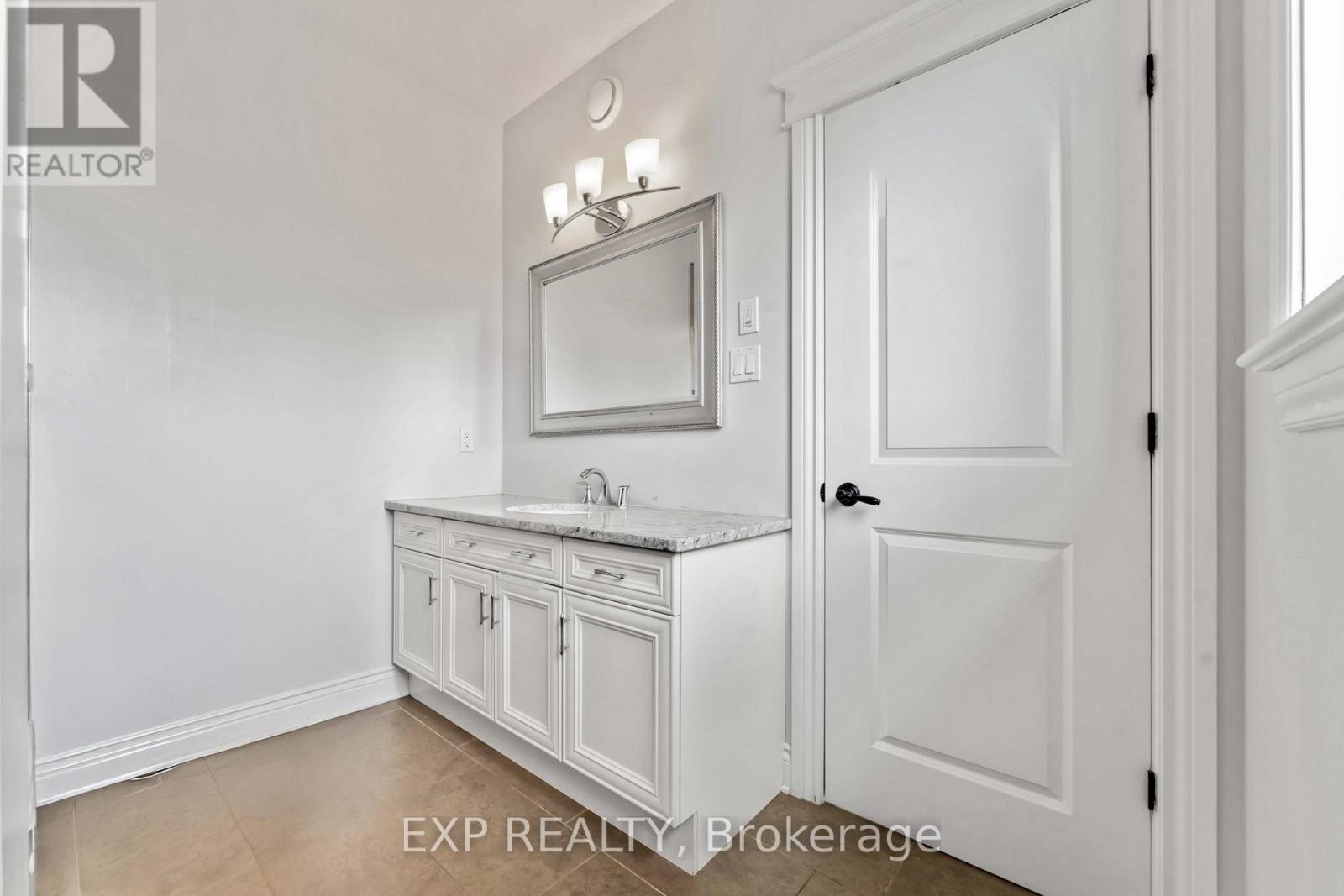 6984 Lakes Park Drive, Ottawa, Ontario  K4P 1P1 - Photo 32 - X12387605