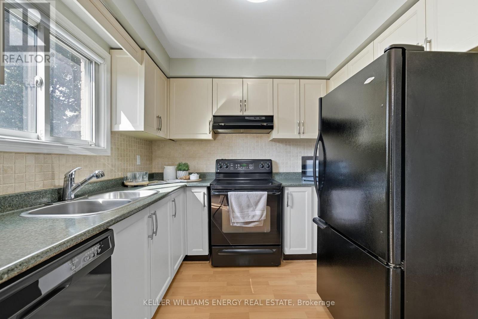 8 Inglis Avenue, Clarington, Ontario  L1E 2A8 - Photo 4 - E12474558