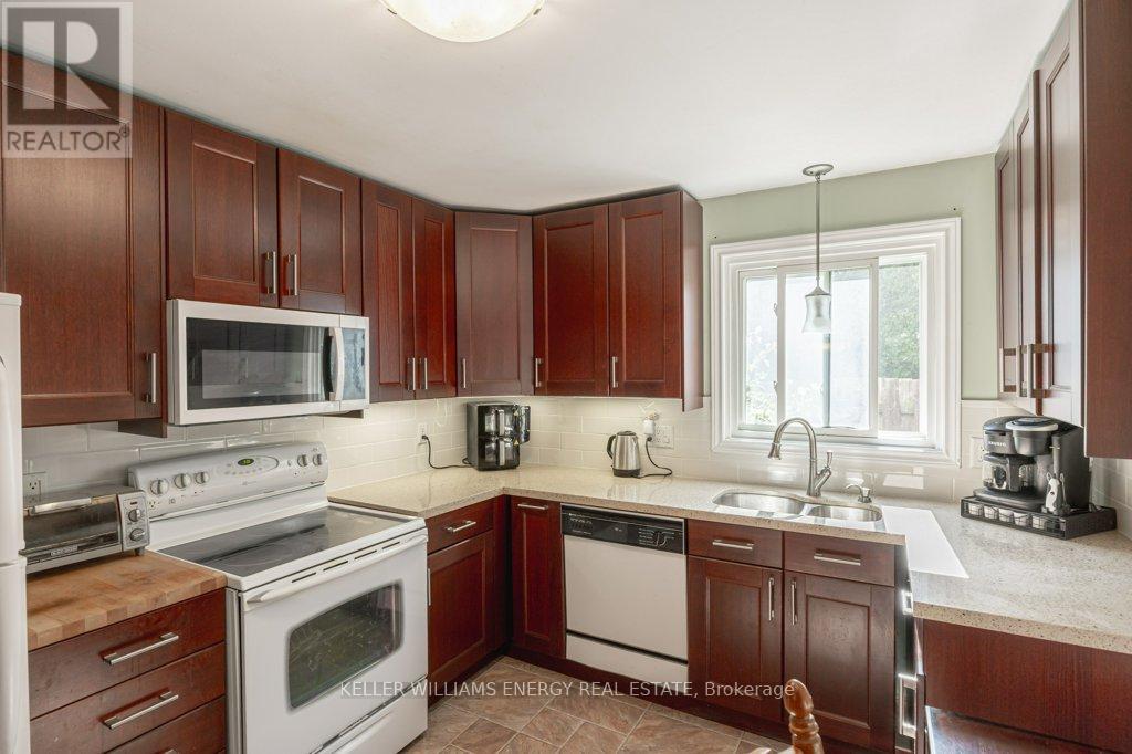 17 Barrow Court, Whitby, Ontario  L1P 1E4 - Photo 13 - E12474637