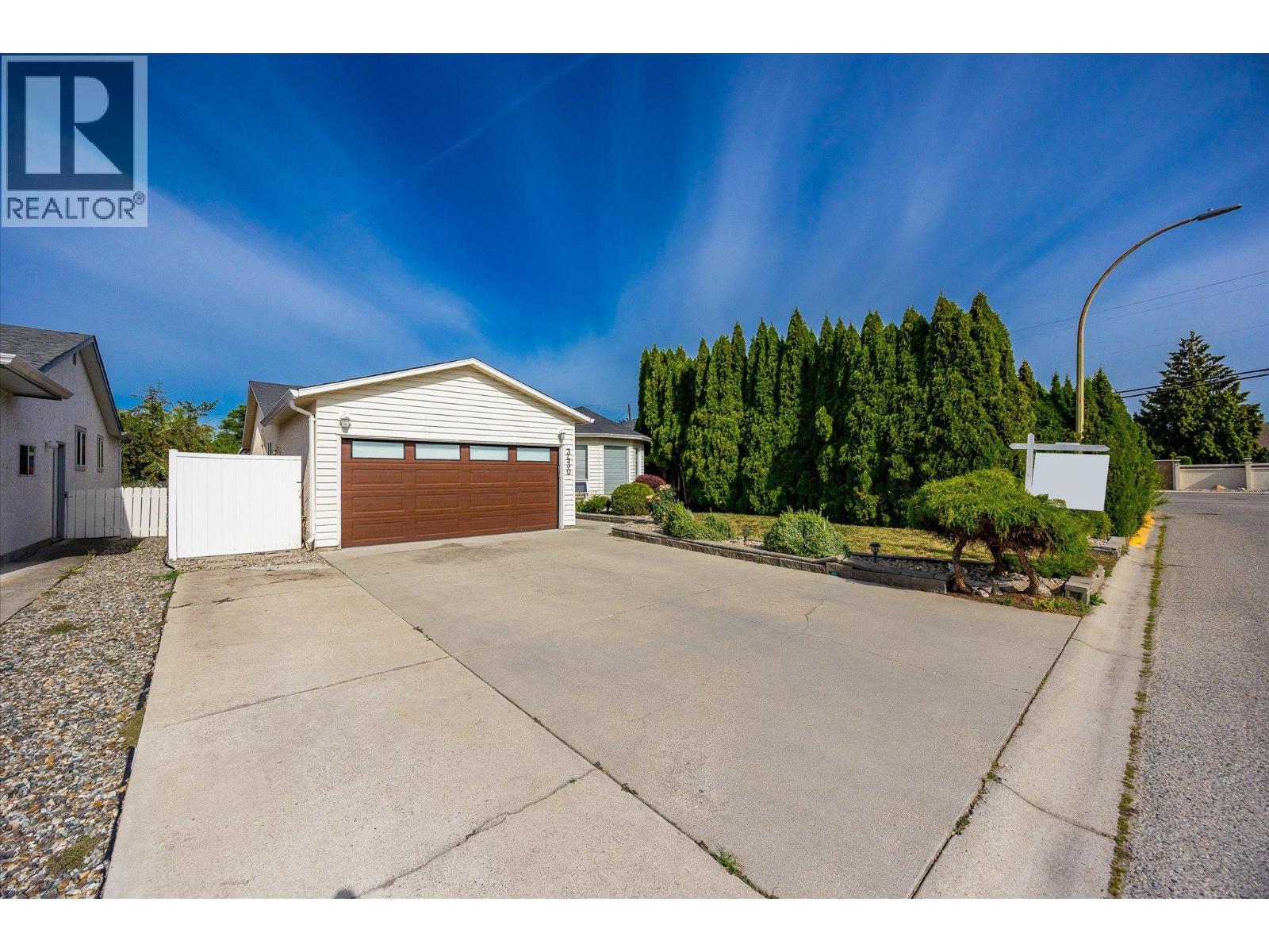 3430 Silverberry Road, Kelowna, British Columbia  V1W 3V5 - Photo 4 - 10366323
