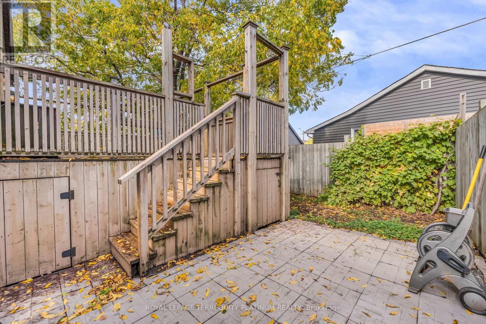 10 Locarno Avenue, Hamilton, Ontario  L8H 7H3 - Photo 32 - X12474506