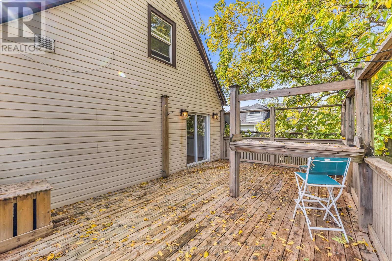 10 Locarno Avenue, Hamilton, Ontario  L8H 7H3 - Photo 35 - X12474506