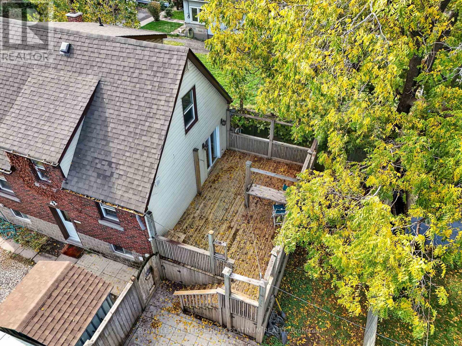 10 Locarno Avenue, Hamilton, Ontario  L8H 7H3 - Photo 46 - X12474506