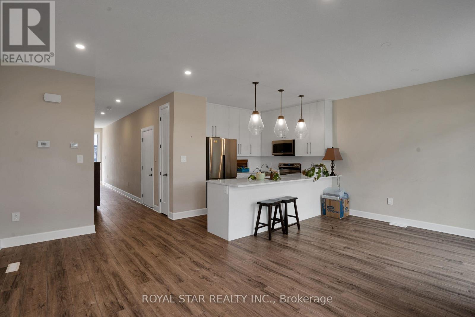 108 - 175 Doan Drive, Middlesex Centre, Ontario  N0L 1R0 - Photo 7 - X12474544
