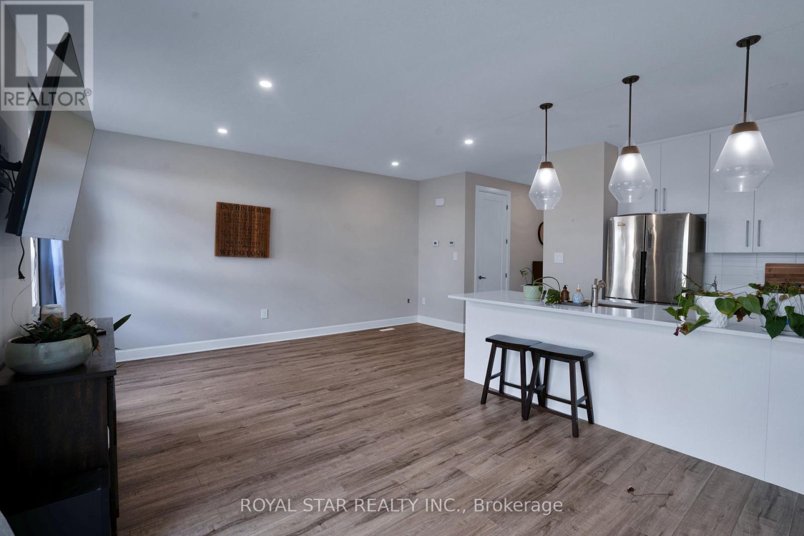 108 - 175 Doan Drive, Middlesex Centre, Ontario  N0L 1R0 - Photo 8 - X12474544