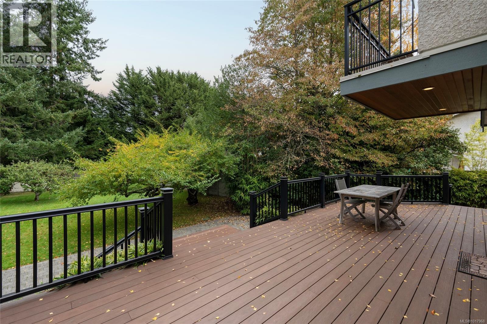 1690 Ash Rd, Saanich, British Columbia  V8N 2T5 - Photo 41 - 1017968